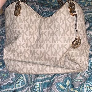 MK PURSE!